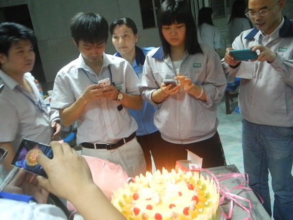 10、11月員工集體生日會(huì)報(bào)道